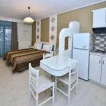 Hotel Liana &