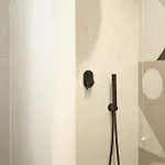 فندق Liana &