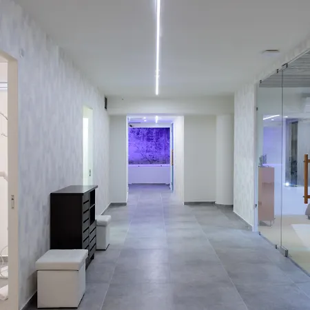 Hotel Liana & 4*