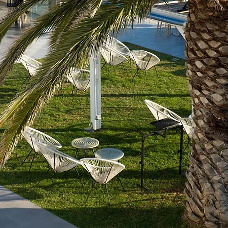 Hotell Liana & 4*