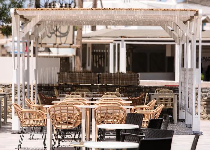 Отель Liana & 4*