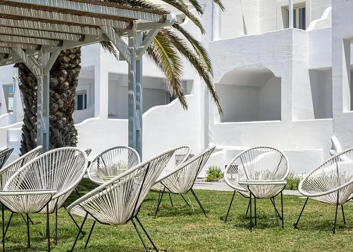 Liana & Hotel Agios Prokopios (Naxos)