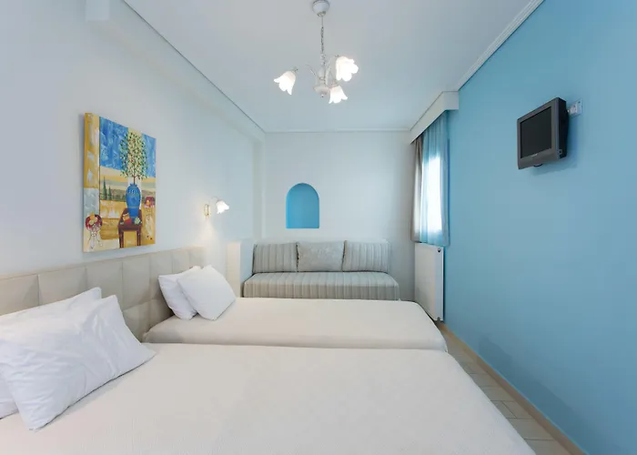 Отель Liana & 4*