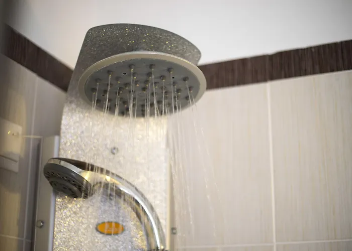 Отель Liana & 4*