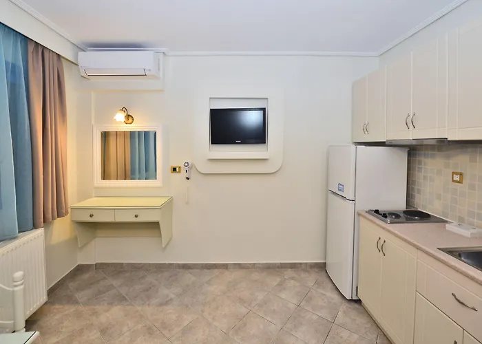 Liana & Агиос-Прокопиос